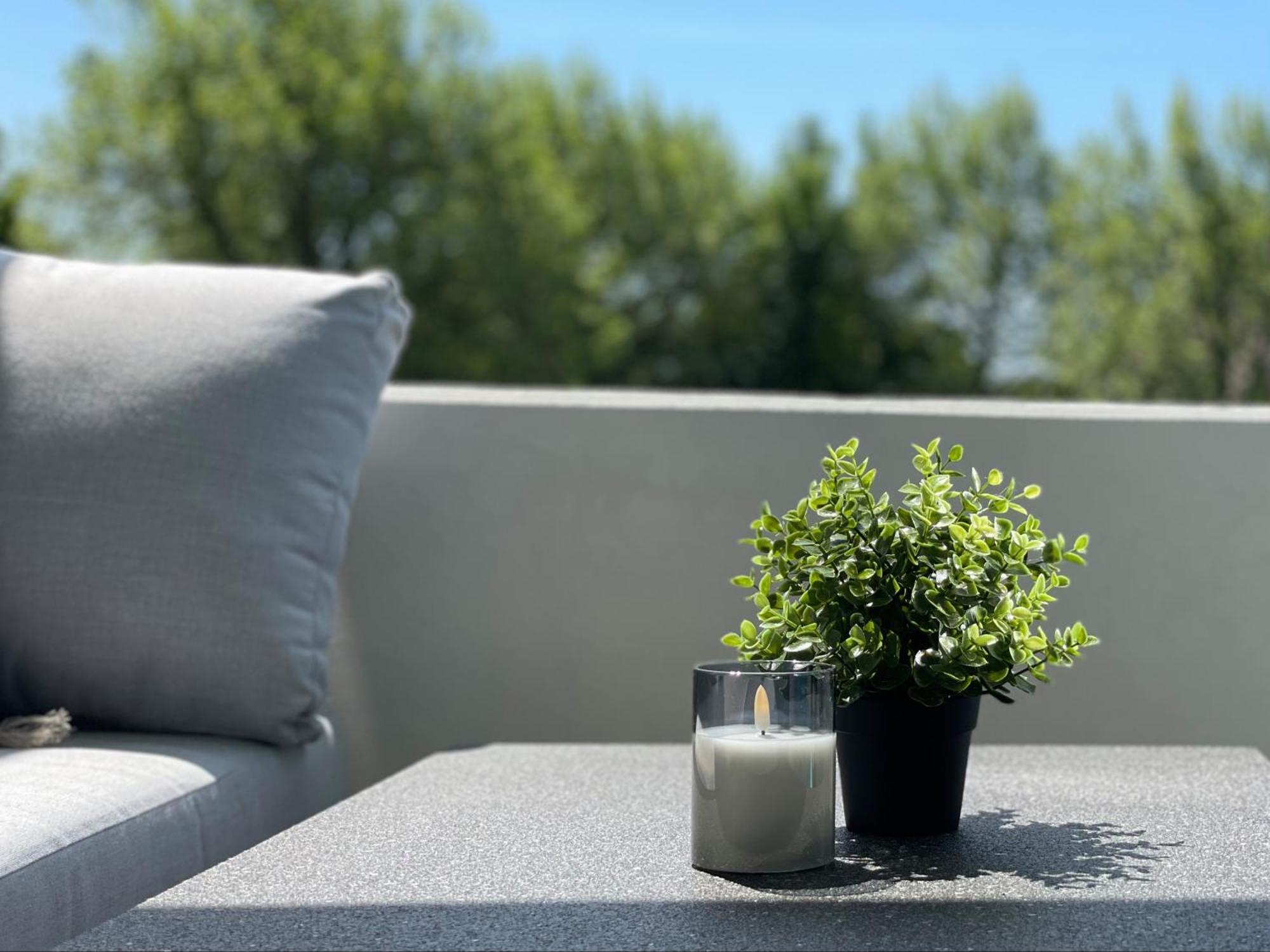 Bungalow Wohnung Mit Suedterrasse In Seenaehe Meersburg Kültér fotó